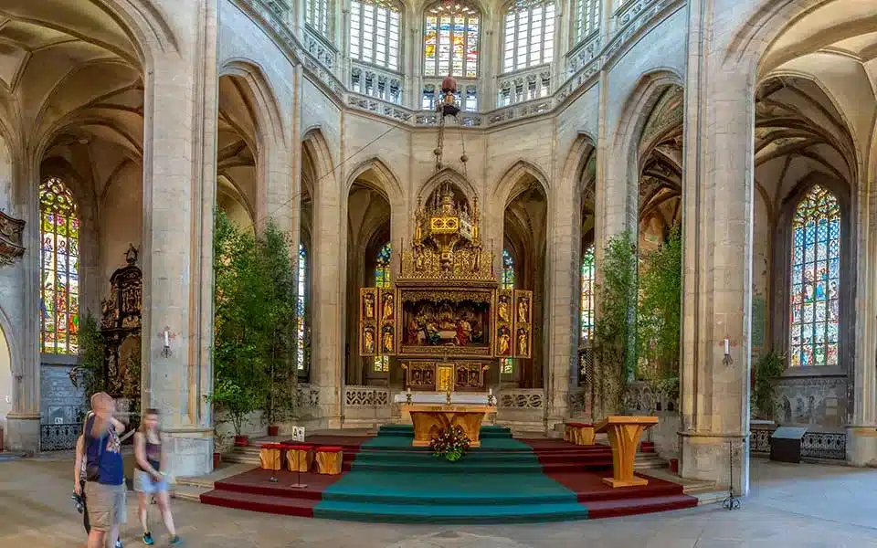 360-Virtual-Tour-of-St-Barbara-Cathedral